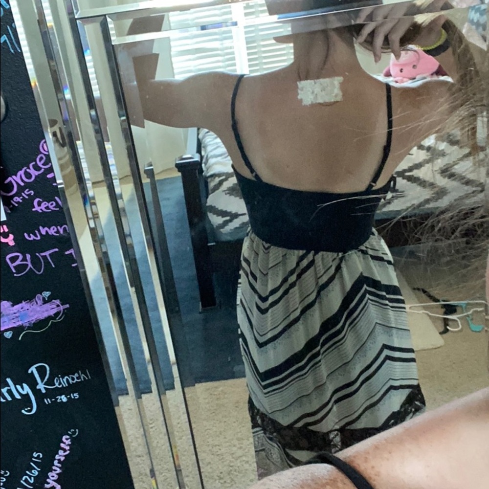 Long Pattern Dress - Picture 4 of 6